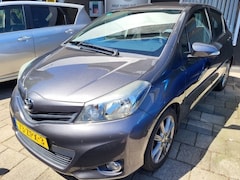 Toyota Yaris - 1.3 VVT-i Dynamic 1e eigenaar/Trekhaak