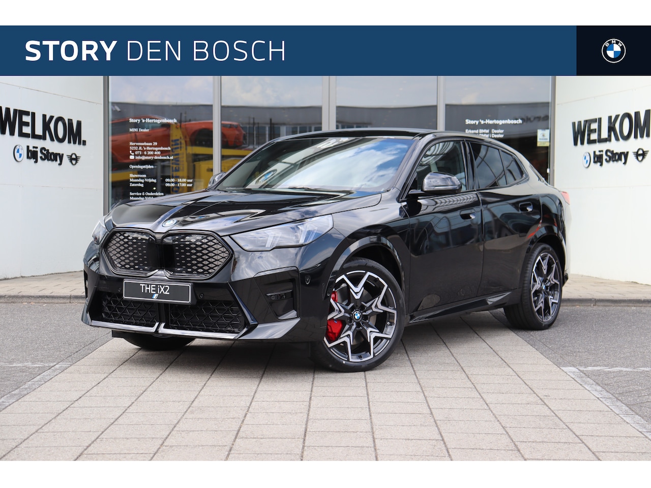 BMW iX2 - eDrive20 M Sport / Panoramadak / Trekhaak / Sportstoelen / Head-Up / M Adaptief onderstel - AutoWereld.nl