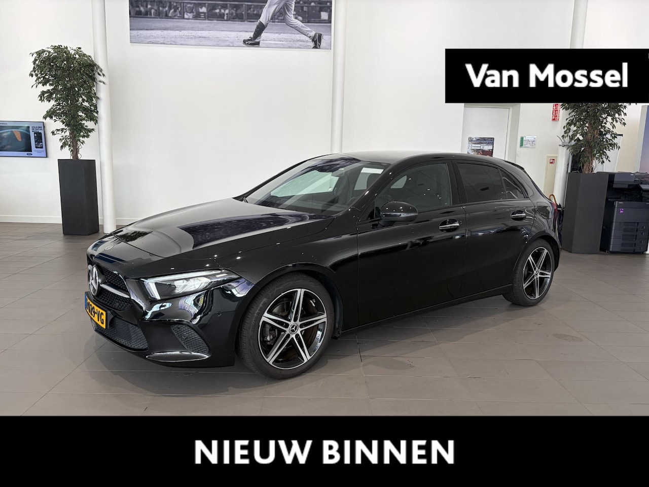 Mercedes-Benz A-klasse - 180 Premium Plus | STOELVERWARMING | SFEERVERLICHTING | CRUISE CONTROL | ACHTERUITRIJCAMER - AutoWereld.nl