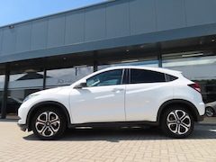 Honda HR-V - 1.5 I-VTEC Executive Aut Navi Pano Camera Trekhaak