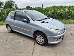Peugeot 206 - 1.4 FOREVER Nw Distr.riem en APK + airco