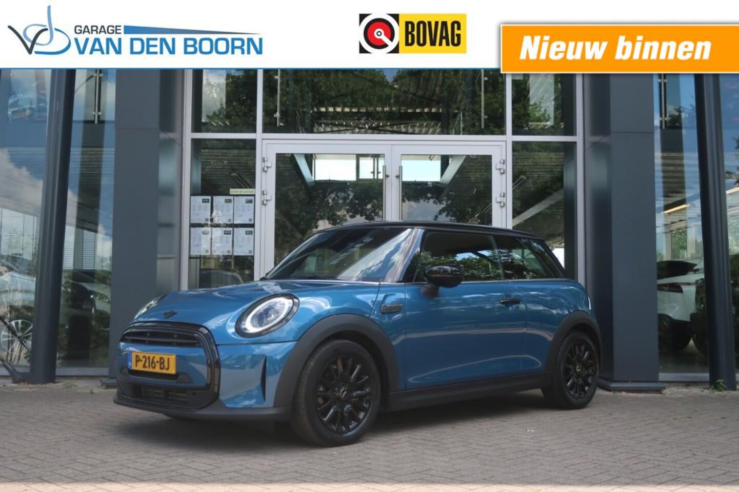 MINI Cooper - 1.5 COOPER CLASSIC, Lederen Bekleding, LED Verlichting, Navi, Clima, etc. - AutoWereld.nl