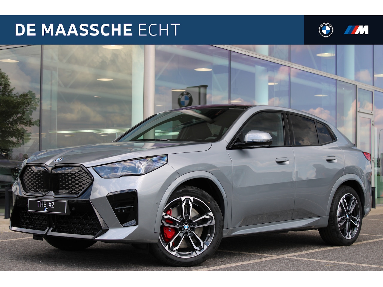 BMW iX2 - eDrive20 M Sport / Panoramadak / Trekhaak / Sportstoelen / Head-Up / M Adaptief onderstel - AutoWereld.nl