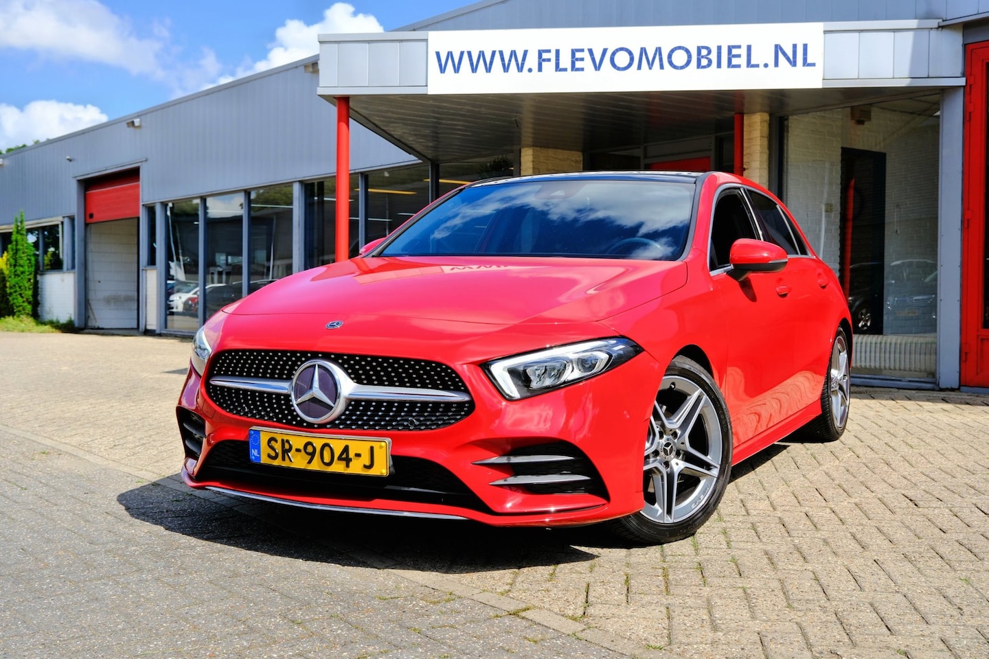 Mercedes-Benz A-klasse - 200 Business Solution AMG Aut. Pano|Leder-Alcantara|Widescreen|LMV - AutoWereld.nl