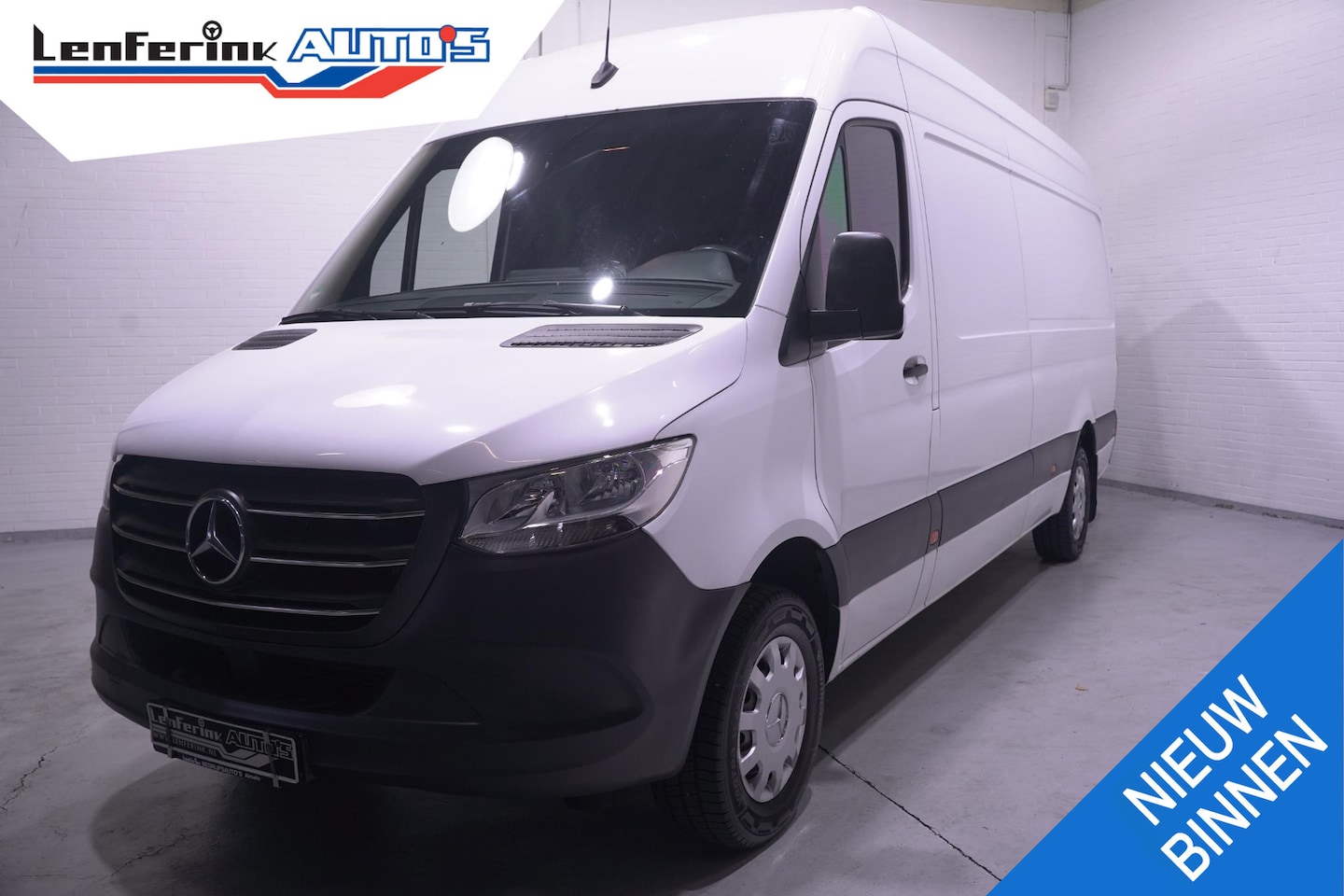 Mercedes-Benz Sprinter - 314 CDI 143 pk L3H2 Airco, Apple Carplay Laadruimte Pakket, Opstap achter, 3-Zits - AutoWereld.nl