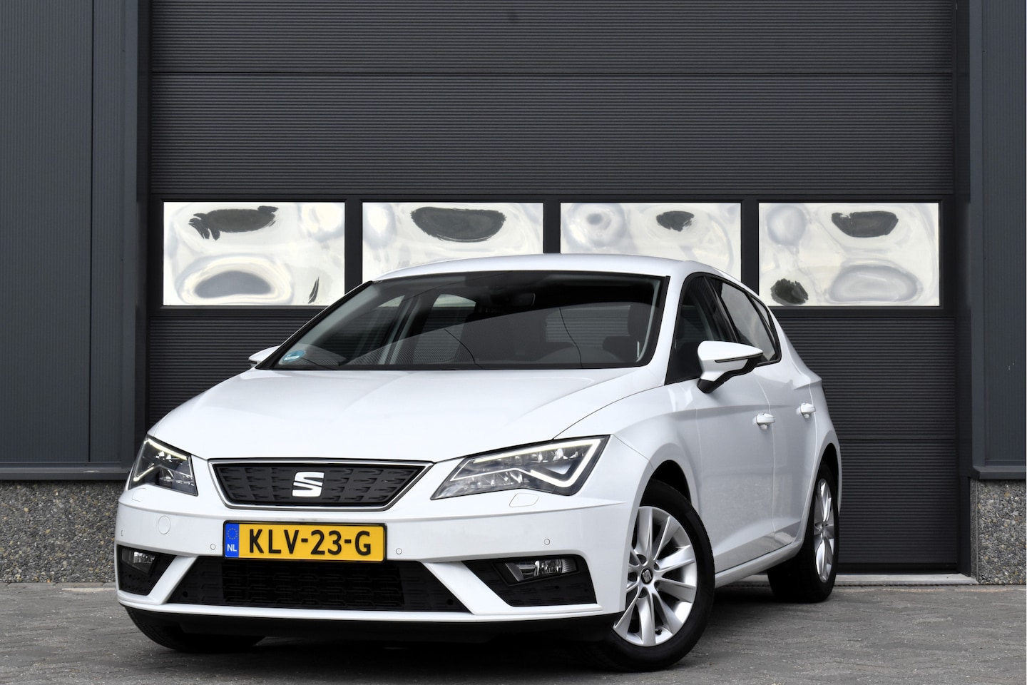 SEAT Leon - 1.0 EcoTSI Style Business Intense Carplay - Beats - Cruise - Clima - AutoWereld.nl