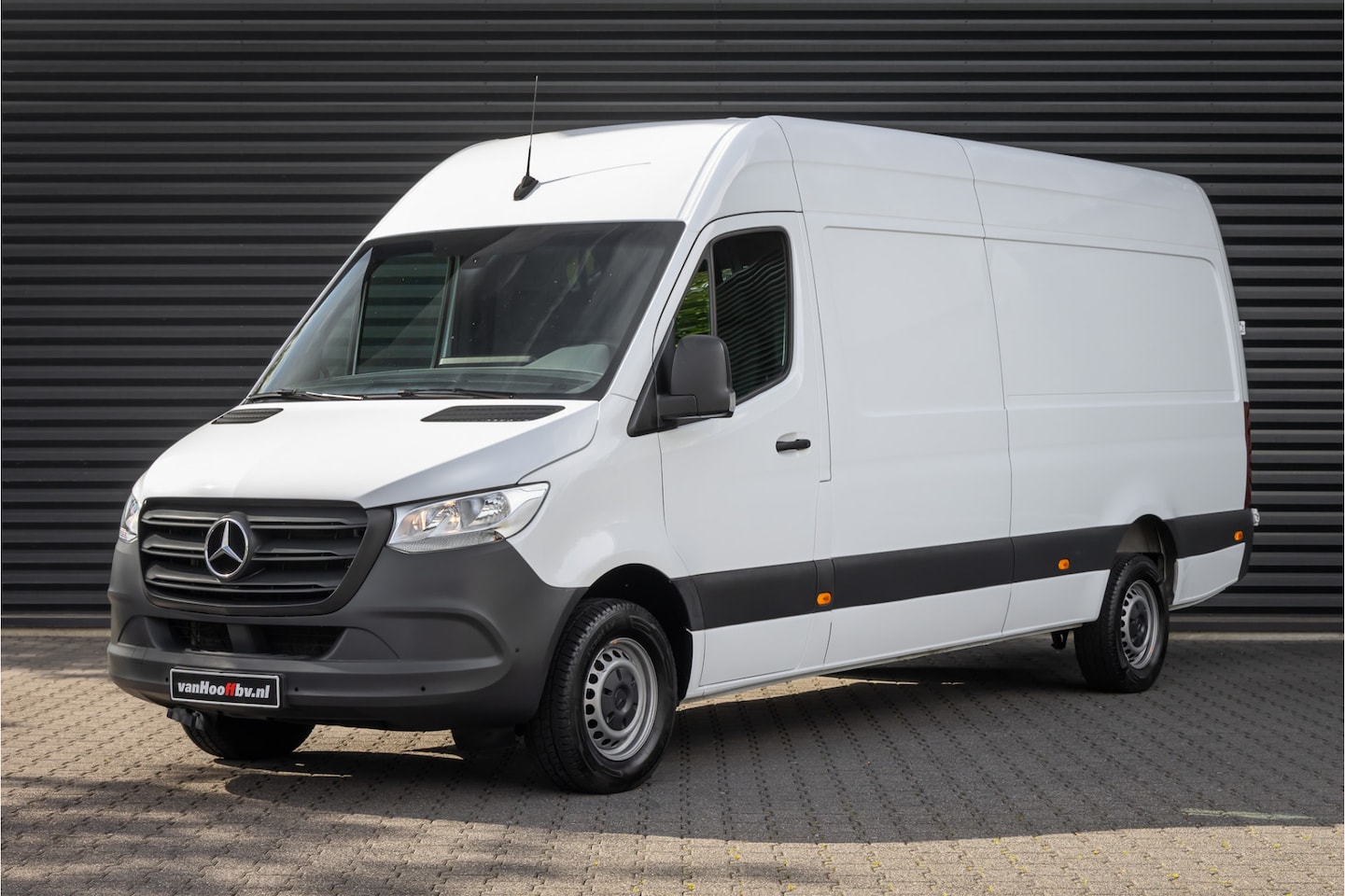 Mercedes-Benz Sprinter - 317 L3H2 RWD Trekhaak - MBUX - AutoWereld.nl