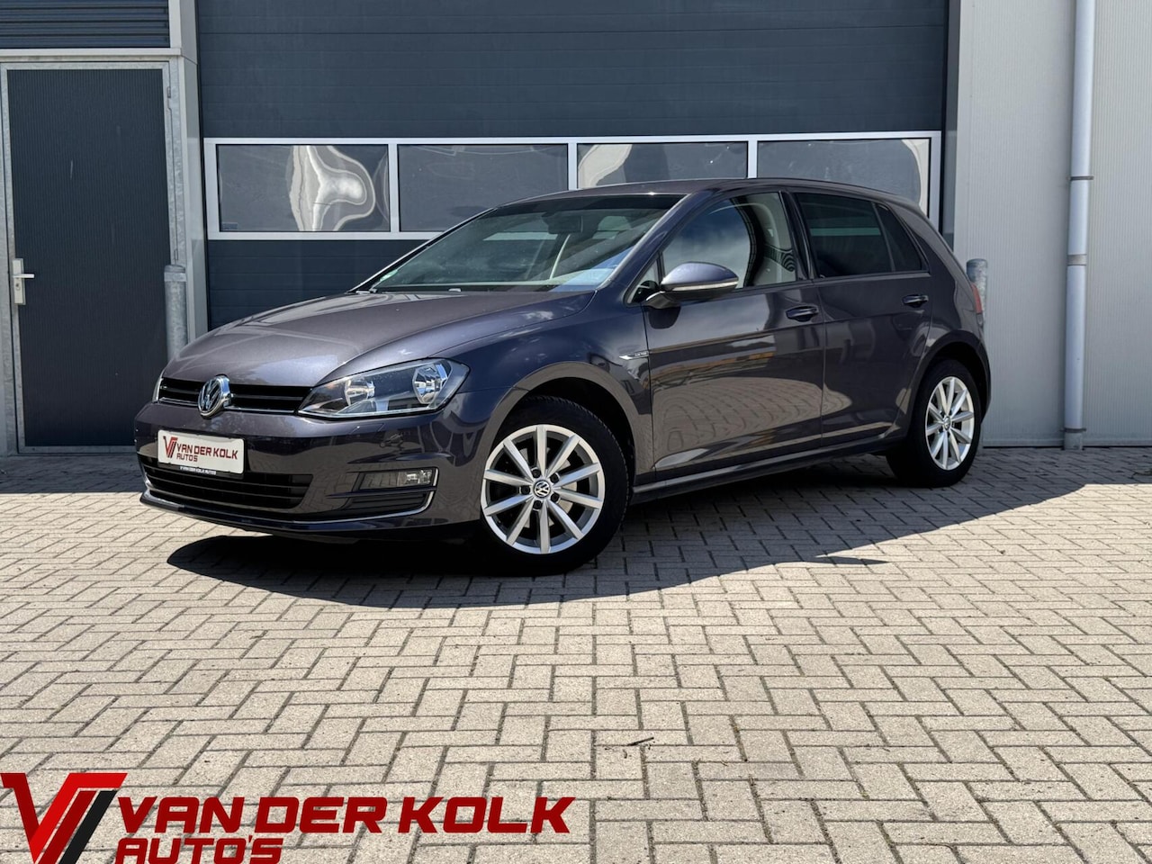 Volkswagen Golf - 1.2 TSI Comfortline | Navigatie | Cruise | Climate | Stoelverwarming | Sensoren - AutoWereld.nl