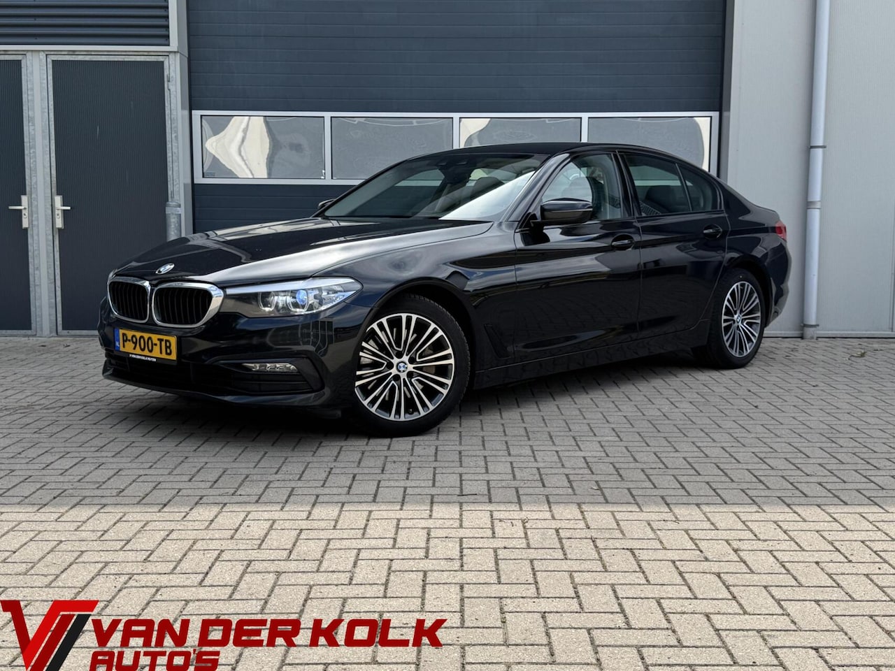 BMW 5-serie - 530d High Executive Automaat | Leder | Camera | Navigatie | LED | Stoelverwarming - AutoWereld.nl