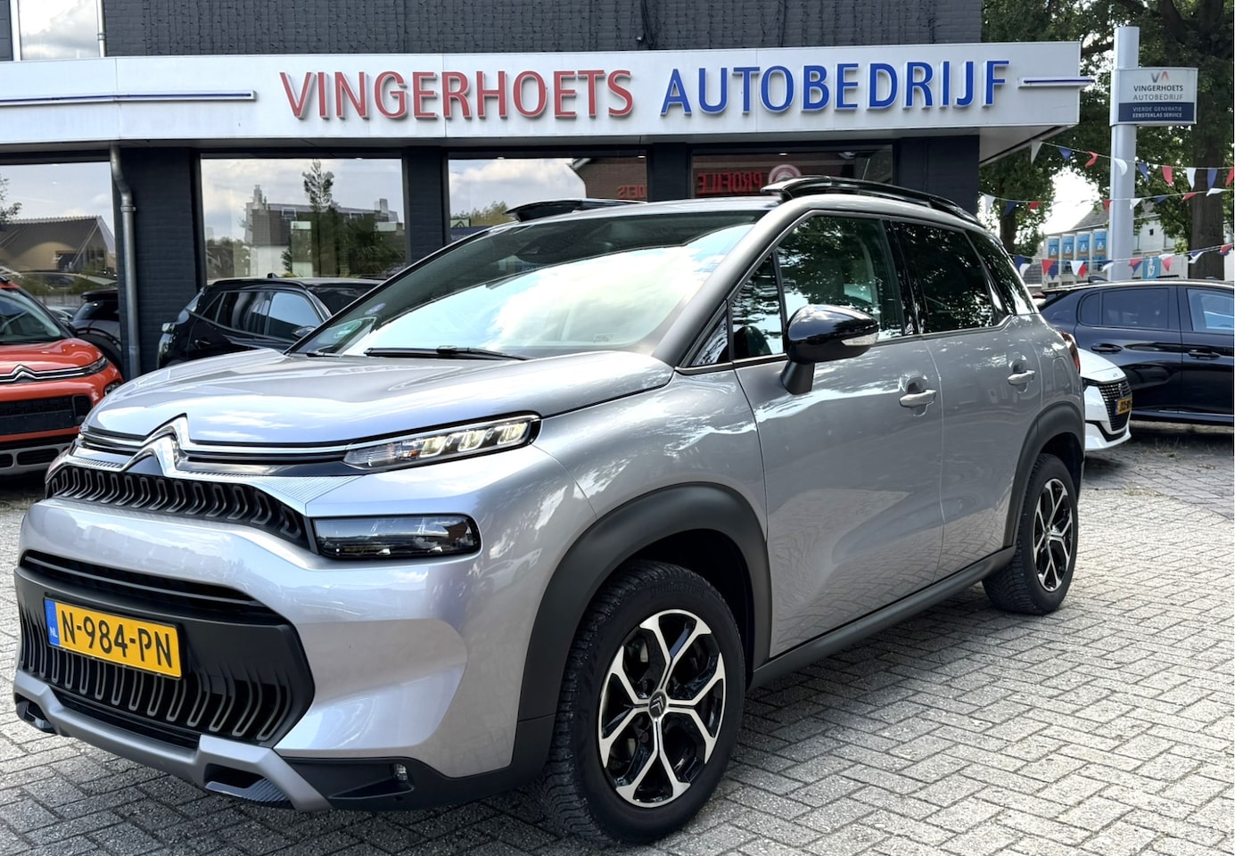Citroën C3 Aircross - 1.2 Benizne 110 Pk Hoge Luxe Shine * Navigatie * Cruise Control * L.M. Velgen * Achteruitr - AutoWereld.nl