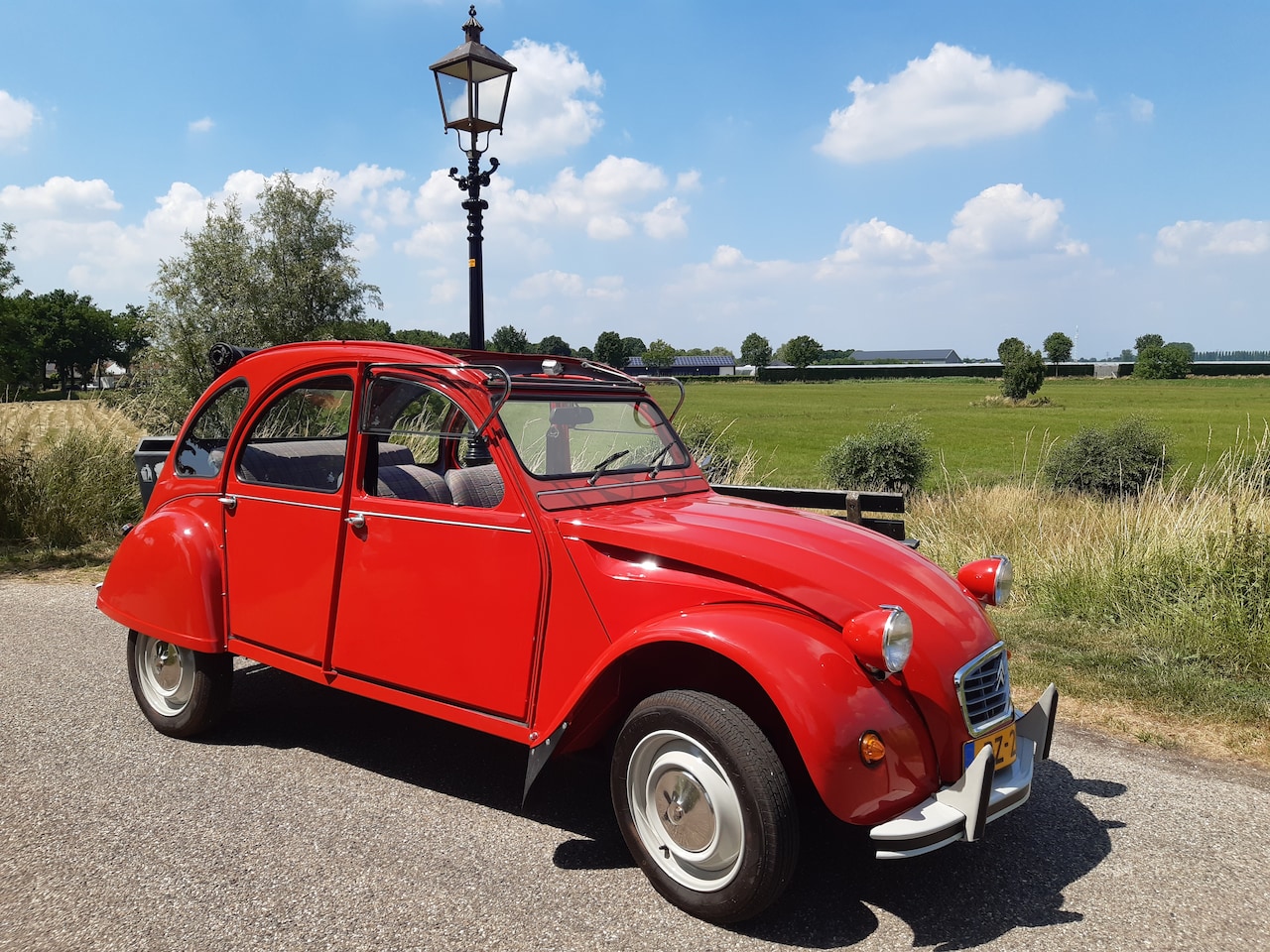 Citroën 2CV - 2CV6 Club Gerestaureerd - AutoWereld.nl