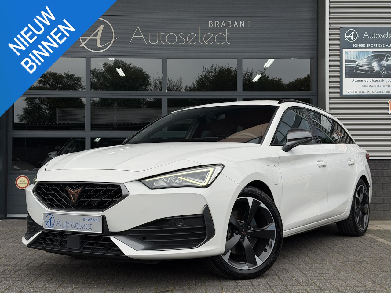 CUPRA Leon Sportstourer - 1.4 e-Hybrid VZ CarPlay | Camera | 245PK - AutoWereld.nl