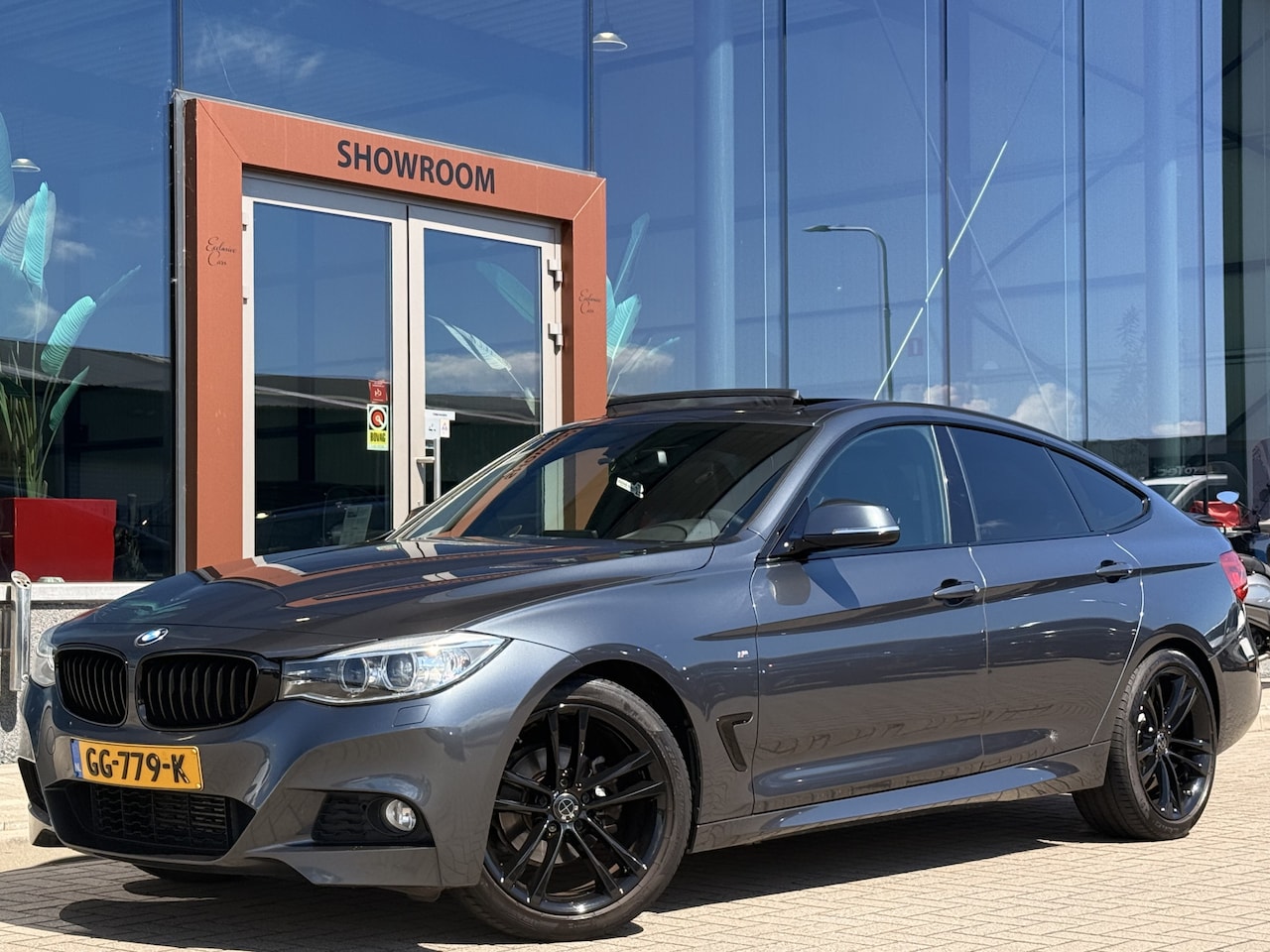 BMW 3-serie Gran Turismo - 320i M-Sport | Pano | Leder | El. Kofferbak | 19 inch | - AutoWereld.nl