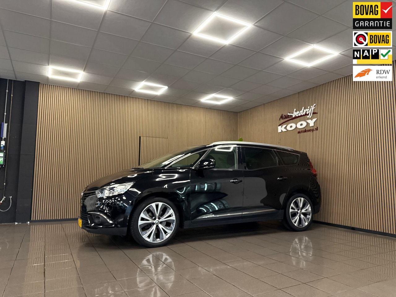 Renault Grand Scénic - 1.3 TCe Intens * Panoramadak / Camera / Trekhaak / Navigatie / NL Auto * - AutoWereld.nl