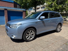 Mitsubishi Outlander - 2.0 PHEV instyle Leder Panorama Plug-in Hybrid