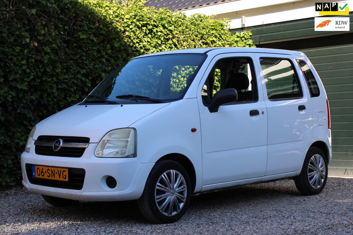 Opel Agila - 1.2-16V Essentia | APK T/M 09-01-2027 - AutoWereld.nl