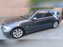 BMW 3-serie Touring - 318i High Executive APK 9-7-2027/Trek