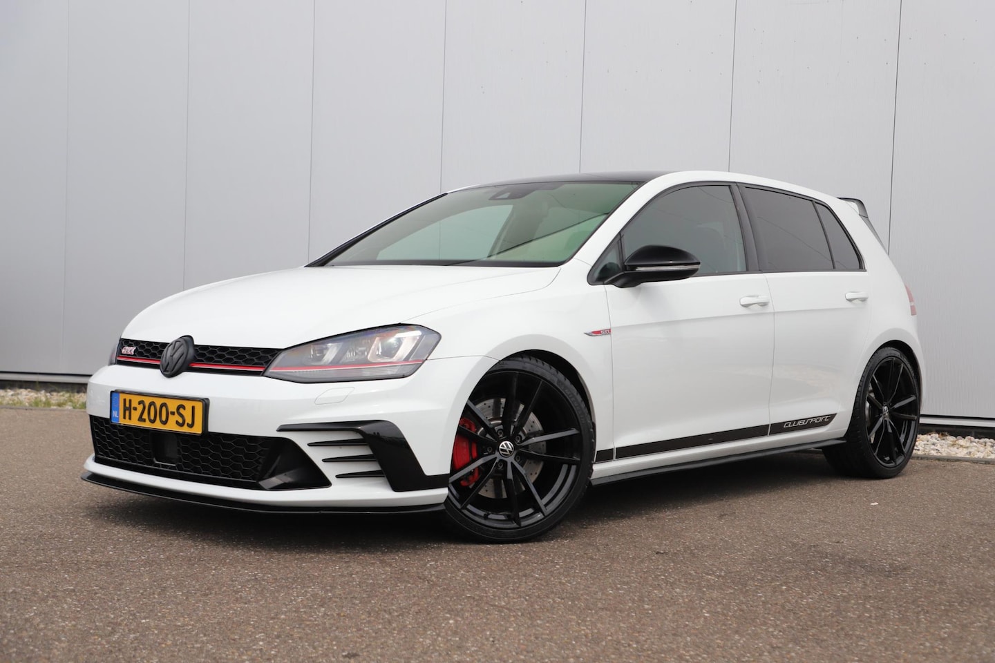 Volkswagen Golf - 2.0 TSI GTI Clubsport DSG Automaat 394PK Armytrix Uitlaat Downpipe 19 inch Pretoria Michel - AutoWereld.nl