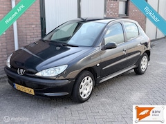 Peugeot 206 - 1.4 Pop' Art NAP/NWE APK/TREKHAAK