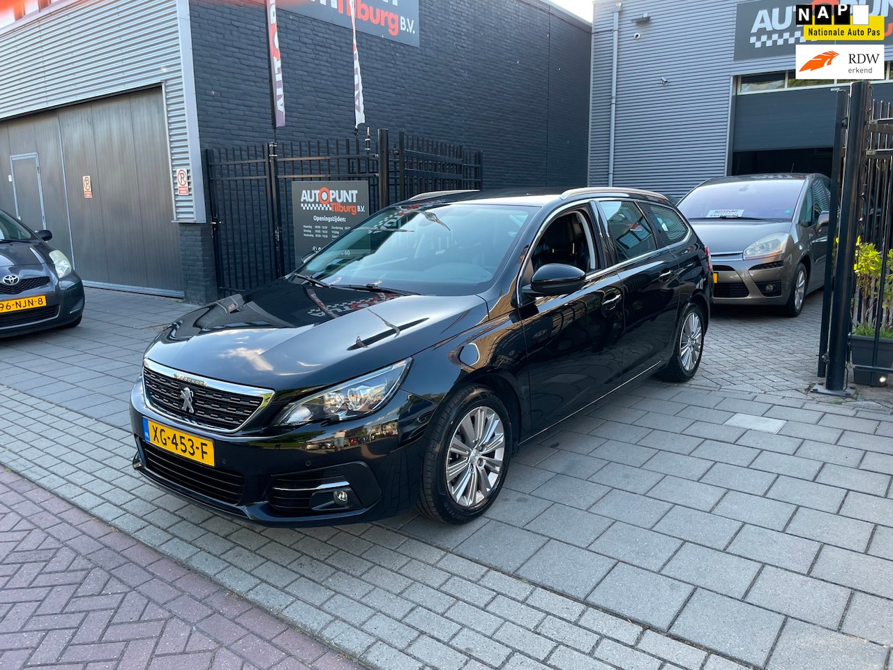 Peugeot 308 SW - 1.2 PureTech Allure 2e Eigenaar! Airco Navi PDC NAP APK - AutoWereld.nl
