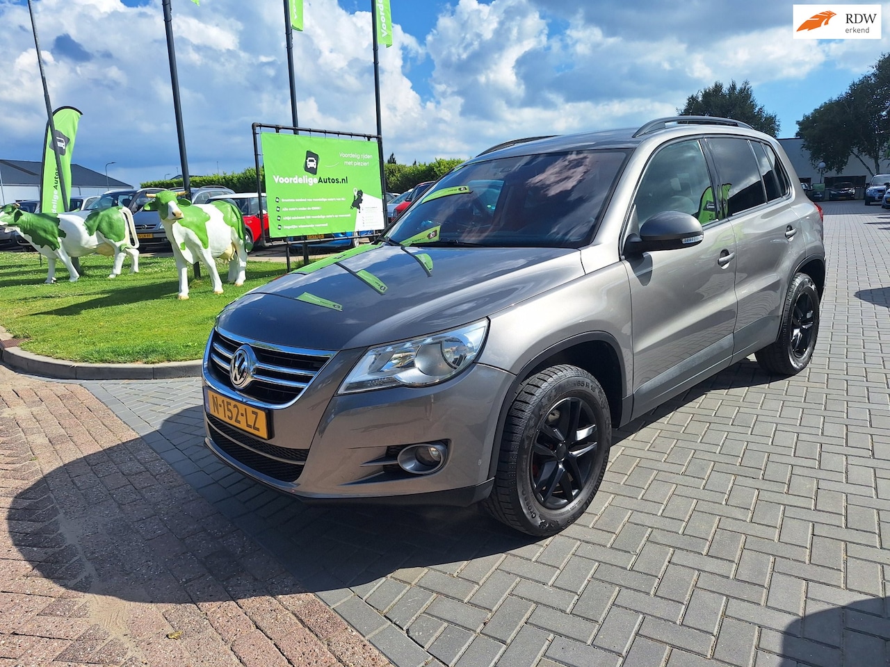 Volkswagen Tiguan - 1.4 TSI Easyline / Nette auto / Nieuwe APK bij aflevering - AutoWereld.nl