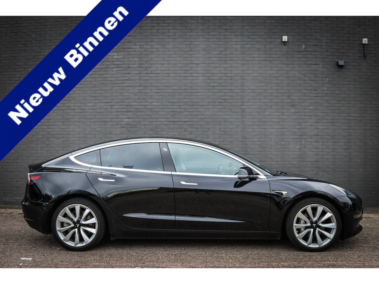 Tesla Model 3 - Long Range RWD Long Range AWD 75 kWh Net binen-Nu al te bezichtigen - AutoWereld.nl