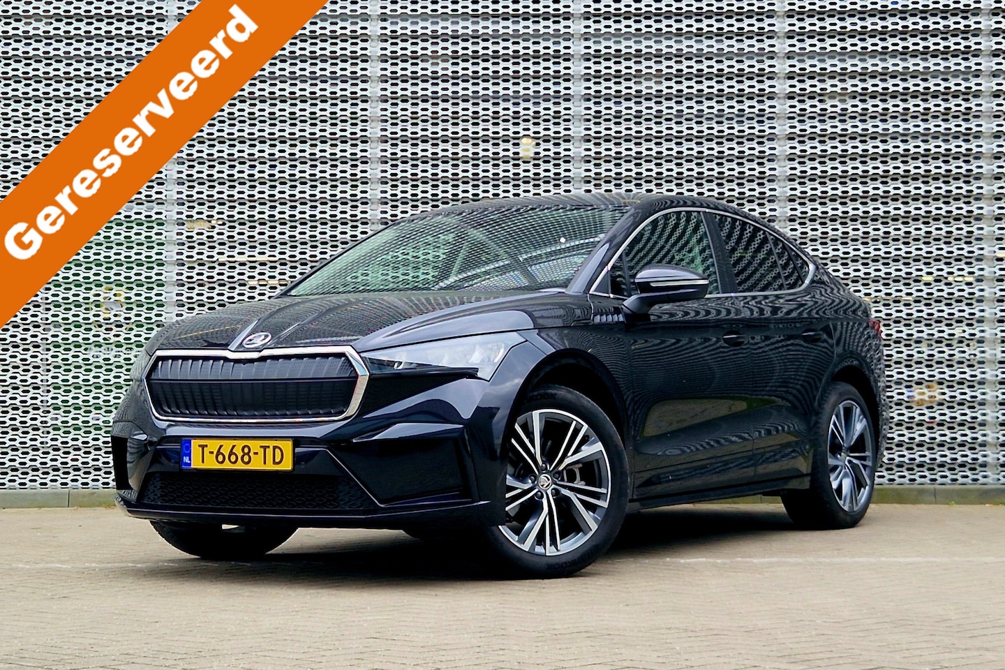 Skoda Enyaq Coupé iV - 80 Business Edition 77 kWh / Achteruitrijcamera / Apple Carplay - AutoWereld.nl