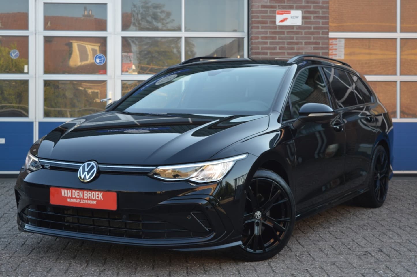 Volkswagen Golf Variant - 1.5 eTSI R-Line | AUT - BLACKPACK - CARPLAY - AutoWereld.nl