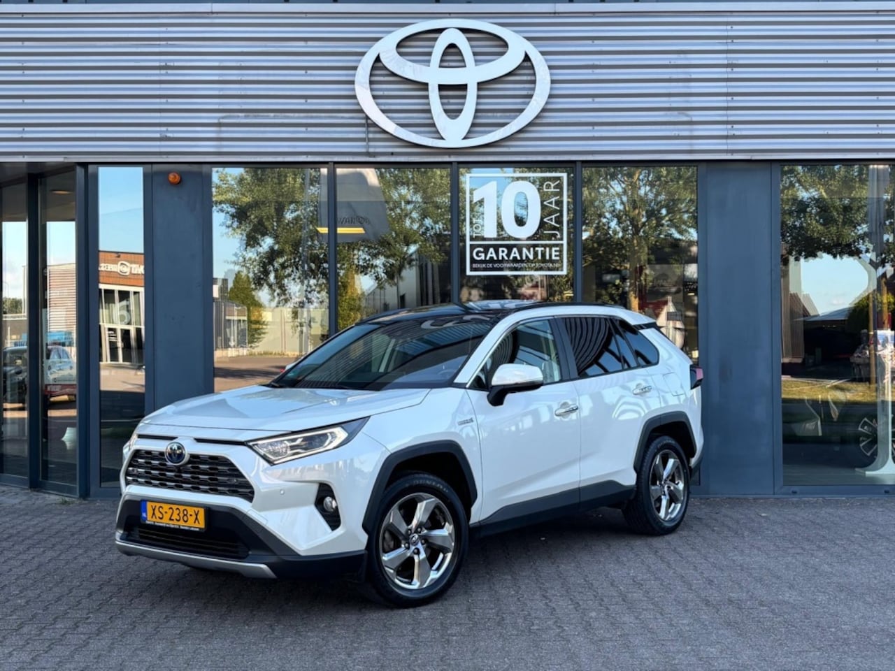 Toyota RAV4 - 2.5 Hybrid Executive | Leder | Pano/ schuif-dak | Trekhaak | Dea - AutoWereld.nl