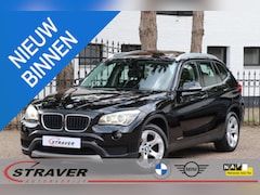 BMW X1 - sDrive20i Chrome Line |Sportstoelen |Trekhaak |Panoramadak