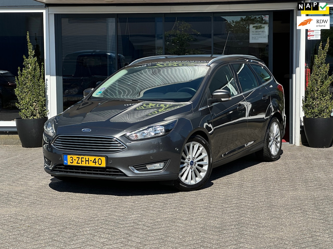 Ford Focus Wagon - 1.0 First Edition / Uitstekende staat - AutoWereld.nl