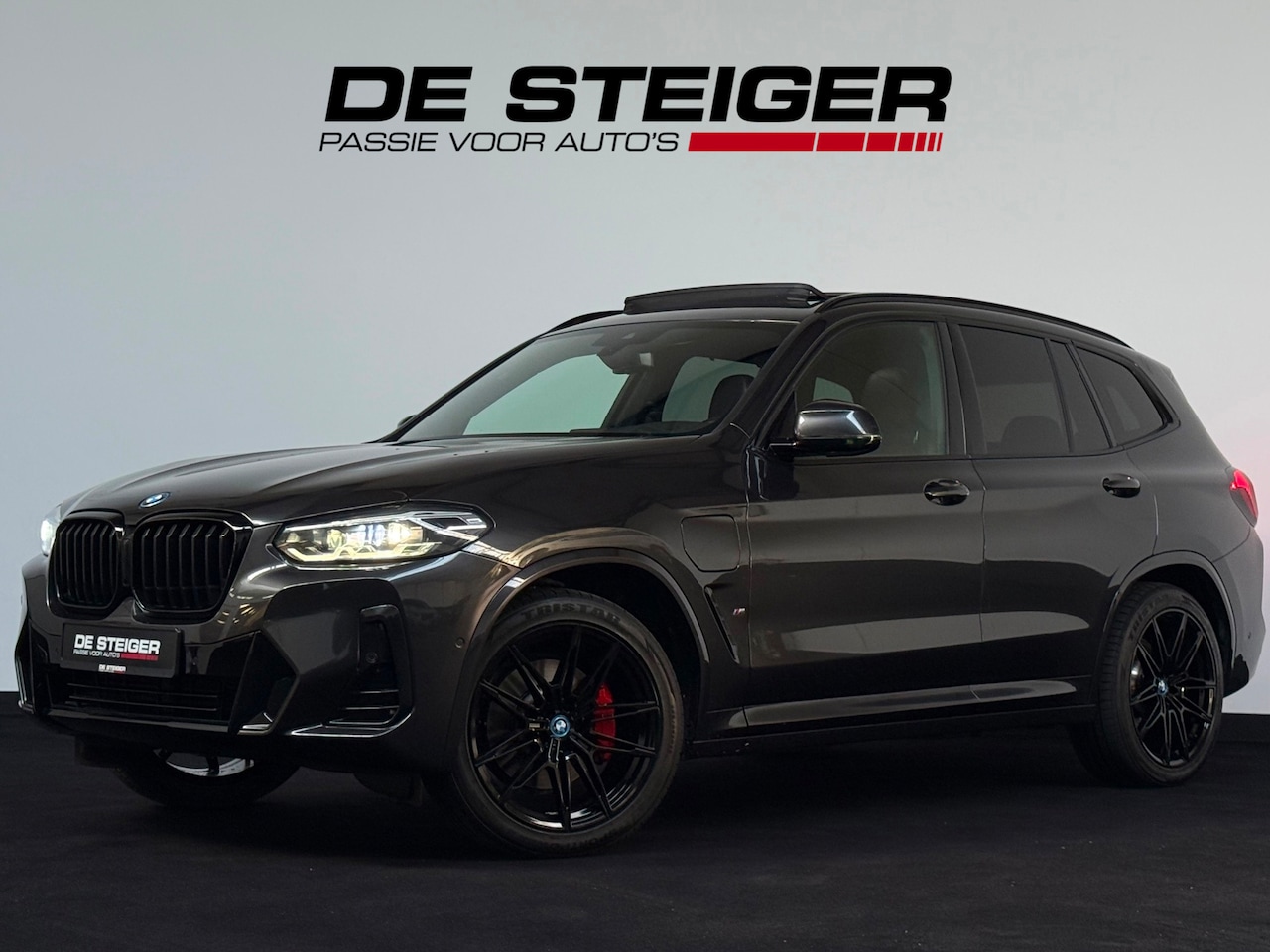 BMW X3 - XDrive30e High Executive X3M M Sport Pano Leder Memory ACC - AutoWereld.nl