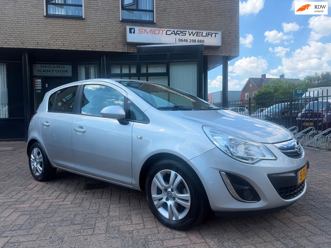 Opel Corsa - 1.2-16V Anniversary Edition 1.2-16V Anniversary Edition - AutoWereld.nl