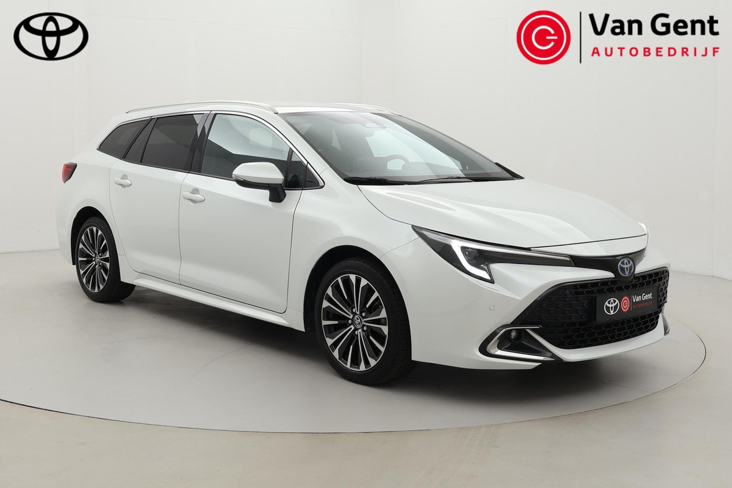 Toyota Corolla Touring Sports - Hybrid 140 Dynamic | Trekhaak | Dodehoek detectie | Apple Carplay / Android Auto | Stoel-/ - AutoWereld.nl
