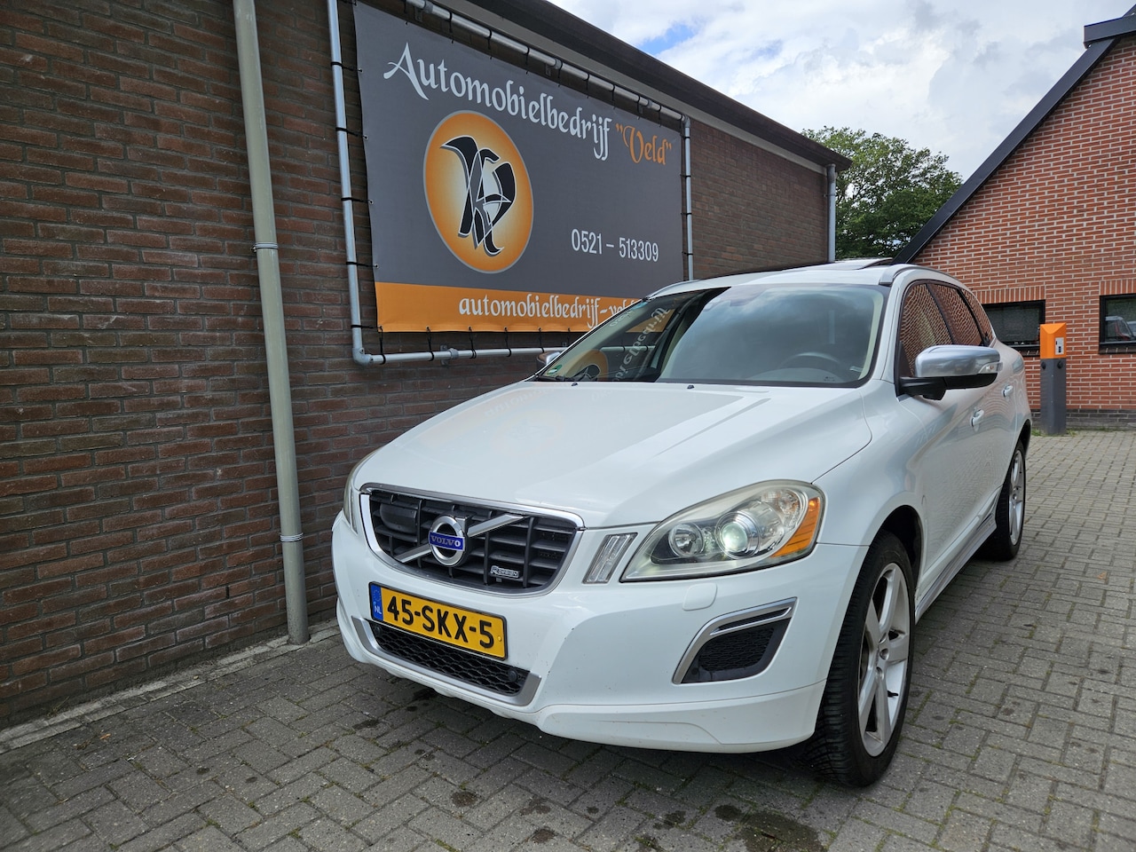 Volvo XC60 - 2.0 T5 R-Design 2.0 T5 R-Design - AutoWereld.nl