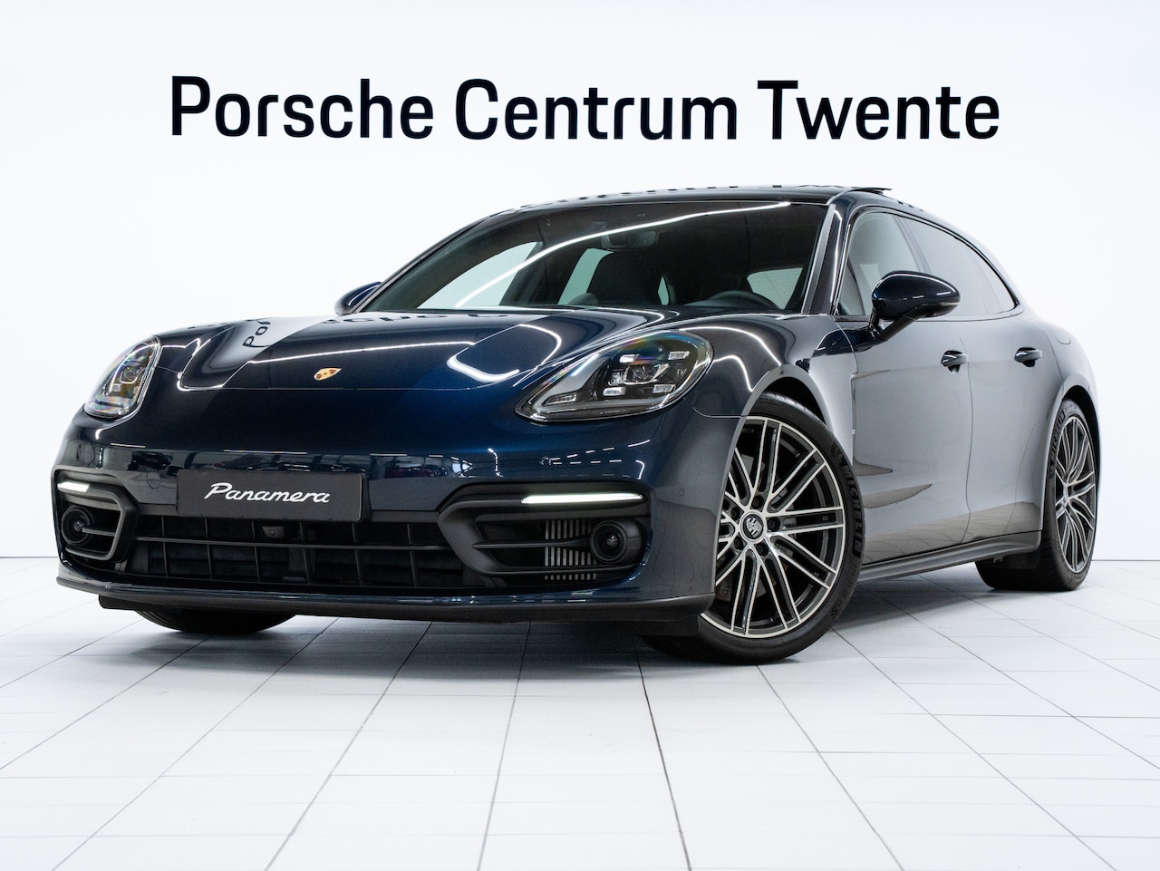 Porsche Panamera Sport Turismo - 4 E-Hybrid - AutoWereld.nl
