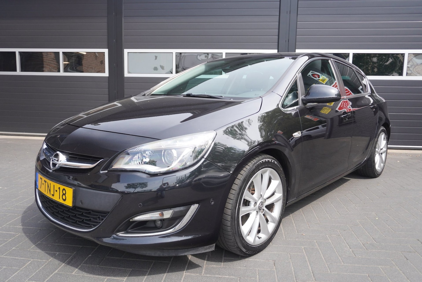 Opel Astra - 1.6 Turbo Sport Navi/Cruise/Climate Control/Elek. schuif/kantel/Camera/Stoel- en stuur ver - AutoWereld.nl