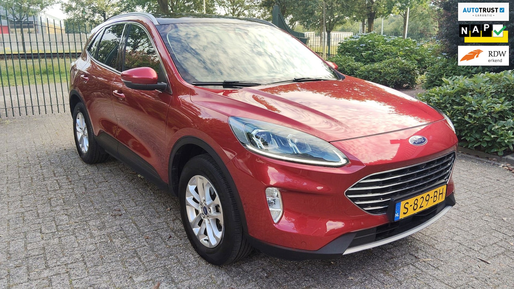 Ford Kuga - 2.5 PHEV Panoramadak + Full options - AutoWereld.nl