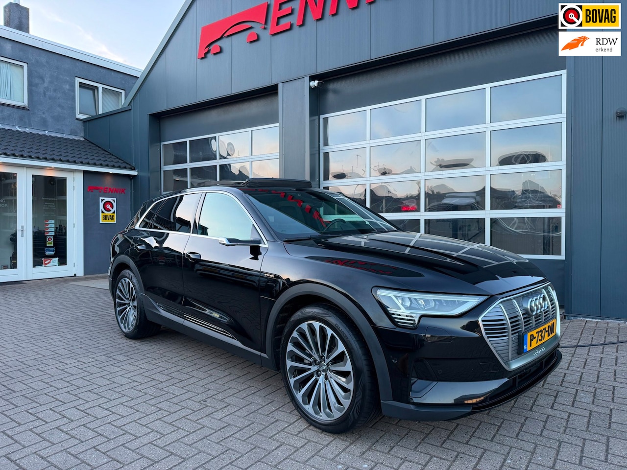 Audi e-tron - E-tron 55 quattro advanced Pro Line Plus 95 kWh / Pano / Top View / Night Vision / Head-Up - AutoWereld.nl