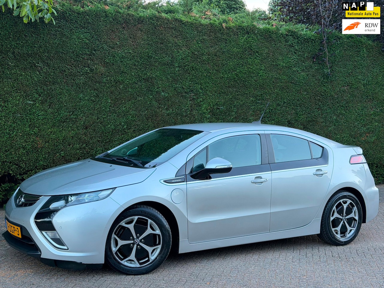 Opel Ampera - 1.4 AIRCO/PARKEERCAMERA/STOELVERWARMING/LEDER/NAVI/CRUISE/PDC V+A/CLIMATE/BOSE AUDIO/XENON - AutoWereld.nl