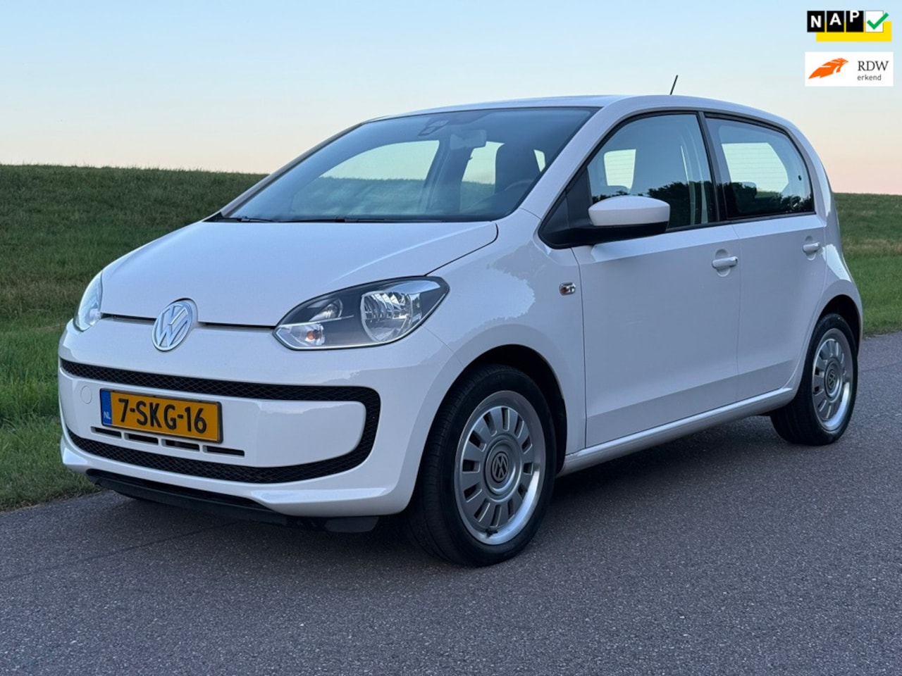 Volkswagen Up! - 1.0 move up! | Automaat | NAP | Cruise Control | Dealer Onderhouden - AutoWereld.nl