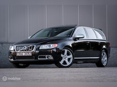 Volvo V70 - 2.0 D3 R-Design | 5 cilinder | Unieke opties | Entertainment | Schuifdak | Rondomzicht cam