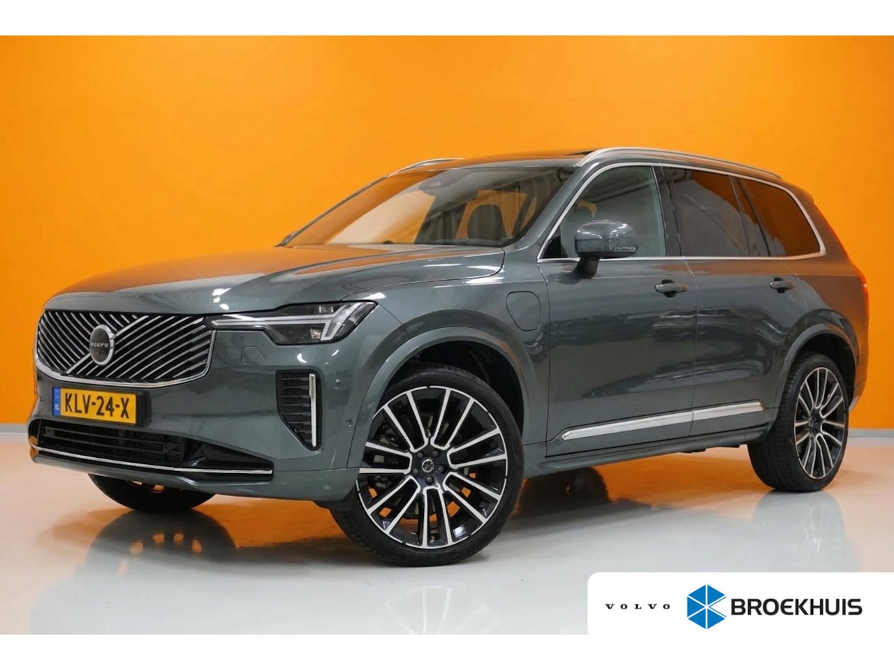 Volvo XC90 - 2.0 T8 Plug-in hybrid AWD Ultra Bright Exec. Ed. €15.745,- Demo Voordeel!! | 22" | Luchtve - AutoWereld.nl