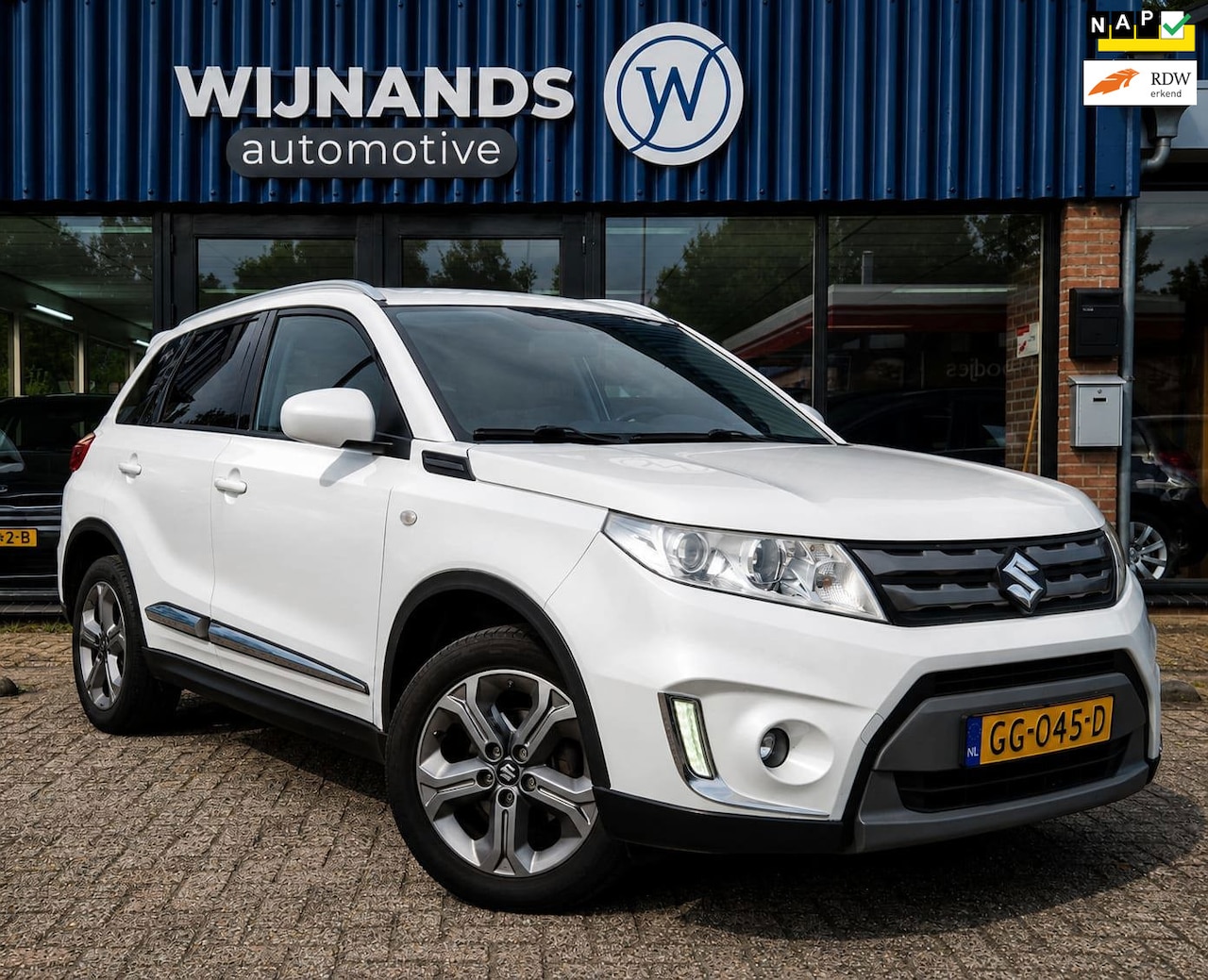 Suzuki Vitara - 1.6 Comfort Trekhaak Multimedia Stoelvw Cruise - AutoWereld.nl