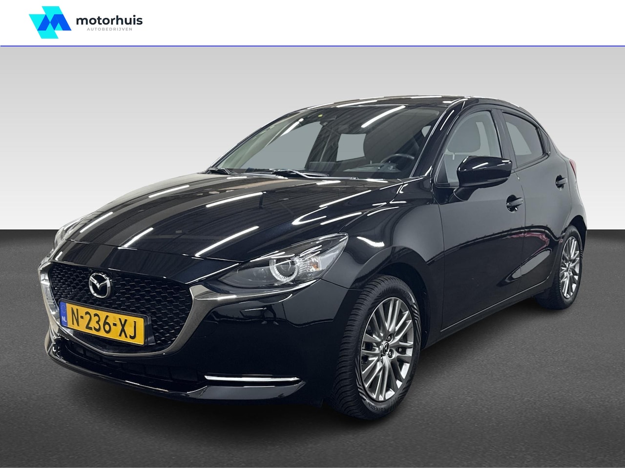 Mazda 2 - 1.5 SKYACTIV-G 90PK LUXURY NAVI CAMERA HUD LED ECC NAP - AutoWereld.nl