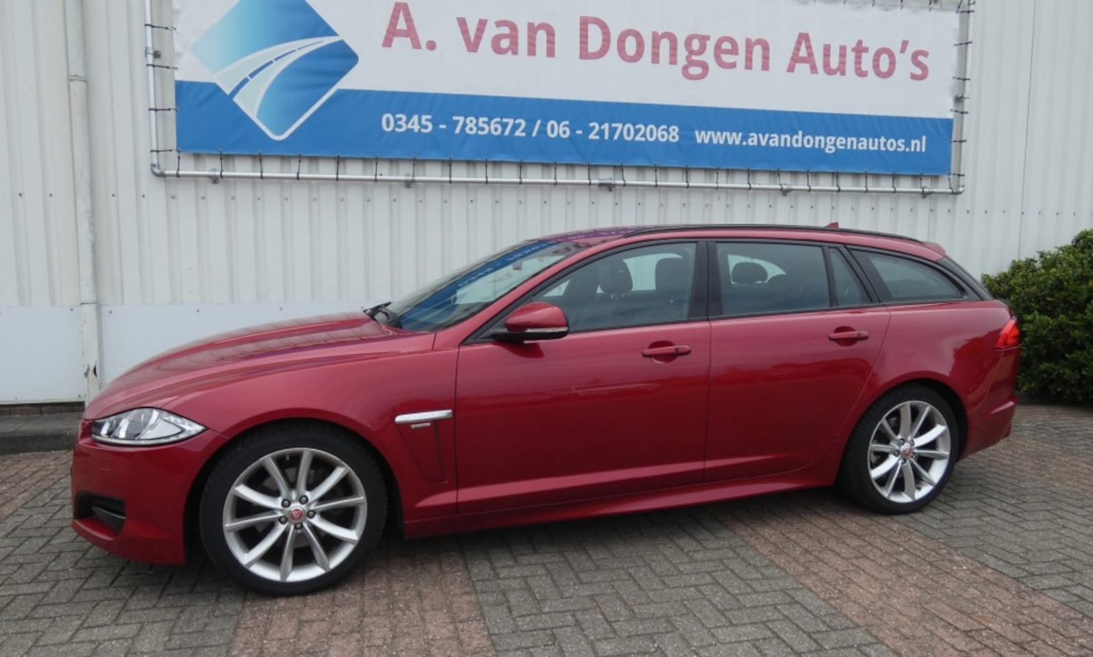 Jaguar XF Sportbrake - Sportbrake 2.2D R-SPORT Automaat,Leer,Navi,Camera - AutoWereld.nl