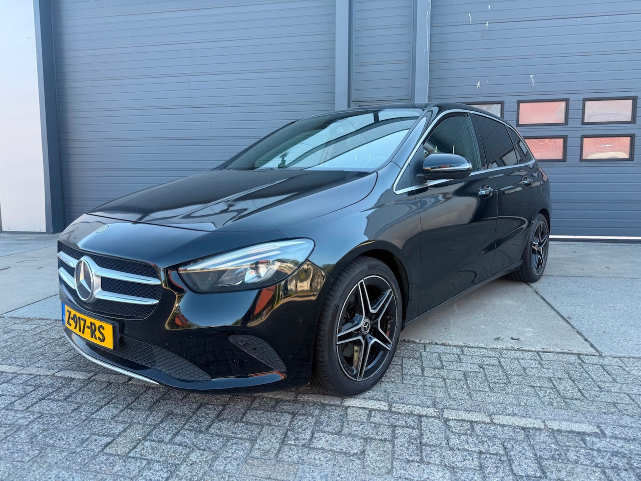 Mercedes-Benz B-klasse - 220d Premium 220d Premium - AutoWereld.nl