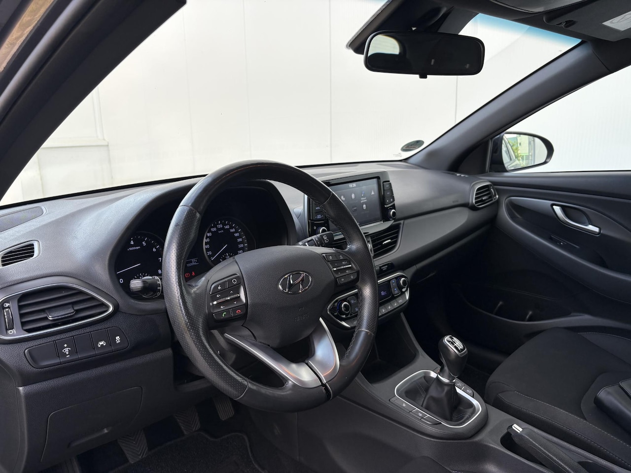 Hyundai i30 - 1.4 T-GDI Passion | CAM | Stuurverw | Stoelverw. | CLIMATE CONTR.| LED | Carplay | LKA | D