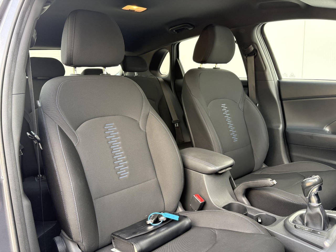 Hyundai i30 - 1.4 T-GDI Passion | CAM | Stuurverw | Stoelverw. | CLIMATE CONTR.| LED | Carplay | LKA | D