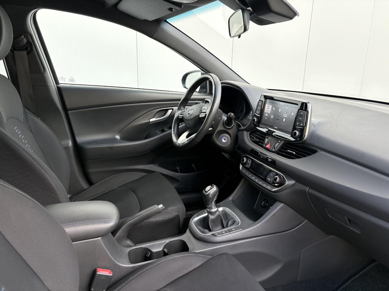Hyundai i30 - 1.4 T-GDI Passion | CAM | Stuurverw | Stoelverw. | CLIMATE CONTR.| LED | Carplay | LKA | D